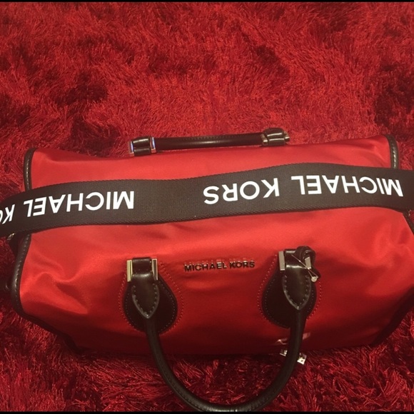 💥FLASH SALE 🧳Michael Kors Connie Duffle Bag🧳 - Picture 7 of 8